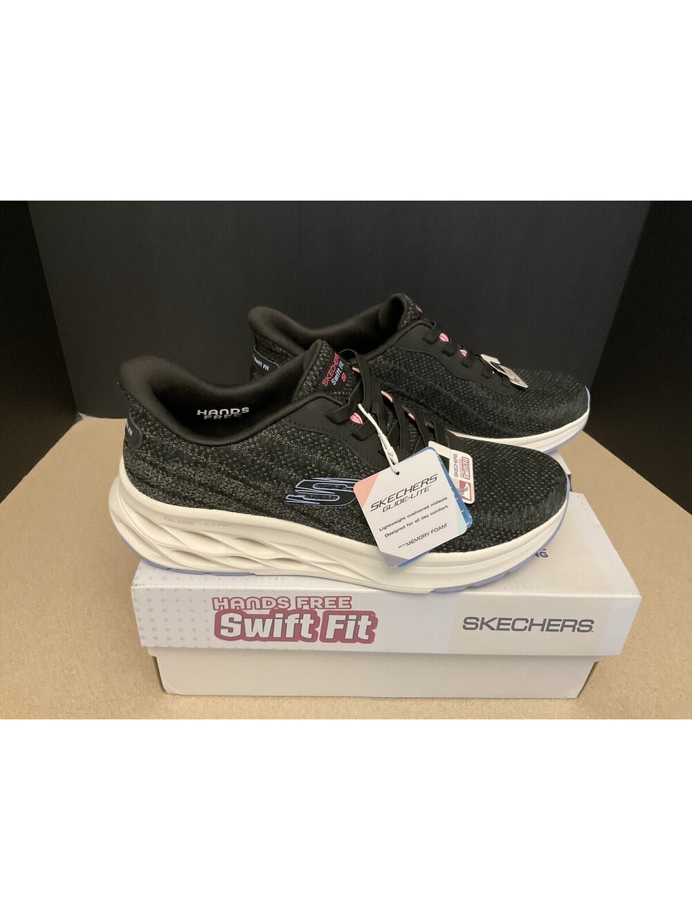 New! Womens Skechers Hands Free Glide-Lite Swift Fit Slip In Shoes. Size 8. Nice
